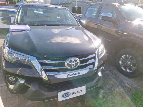 TOYOTA HILUX 2.8 4X4 CS CHASSI 16V TURBO DIESEL 2P MANUAL TOYOTA HILUX 2.8 4X4 CS CHASSI 16V TURBO DIESEL 2P MANUAL